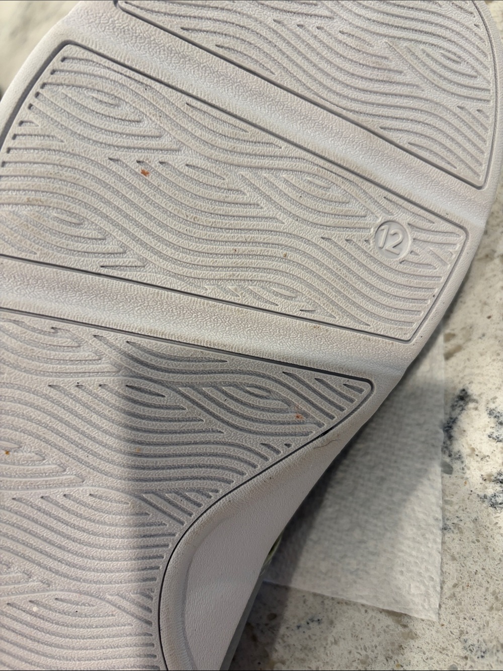 Hurley Men’s Gray and Dark Gray Flip-Flop Sandals - Picture 2 of 5